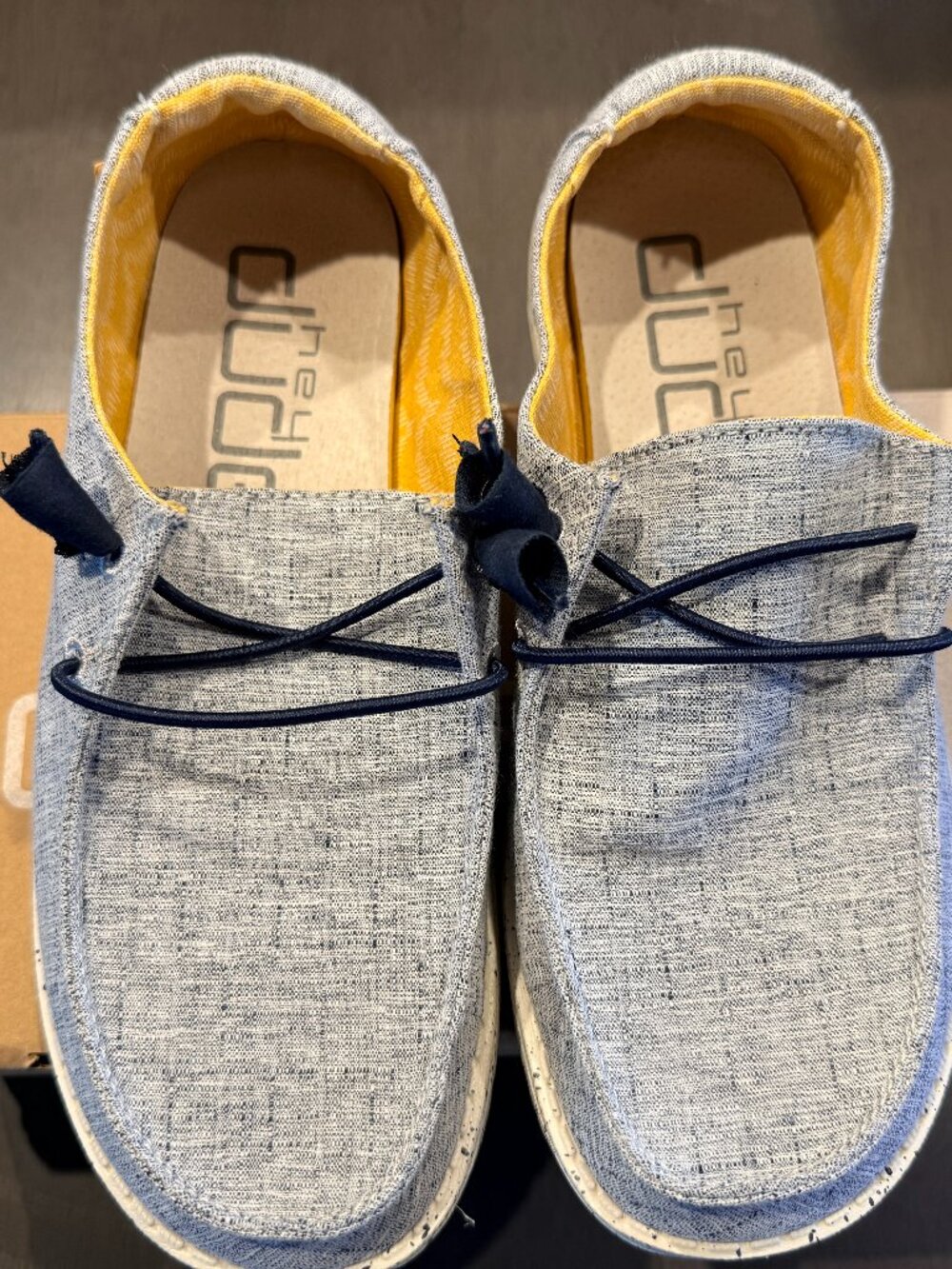 Women's Hey Dudes sz 6